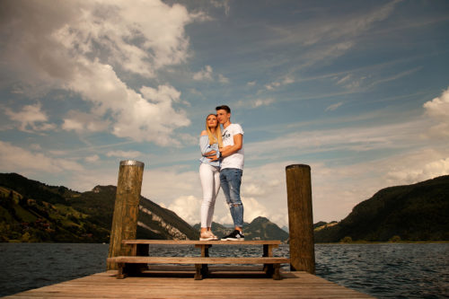 Couple Shooting am See